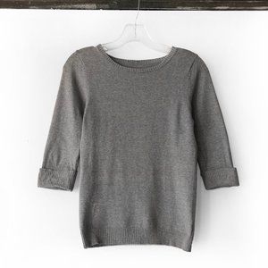 Light grey 3/4 sleeve knit crewneck top